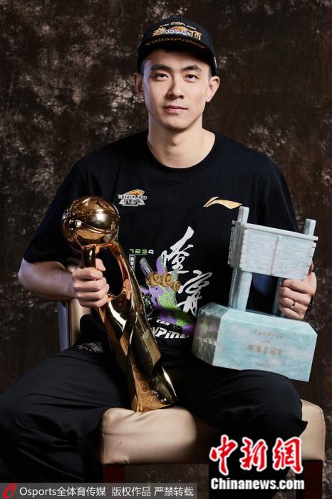 赵继伟:以责任与信念挺过漫长赛季,书写卫冕