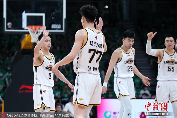 赵继伟:以责任与信念挺过漫长赛季,书写卫冕