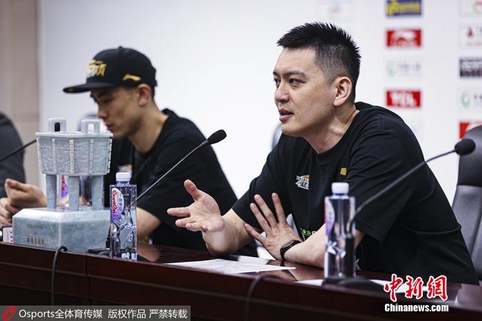 赵继伟:以责任与信念挺过漫长赛季,书写卫冕