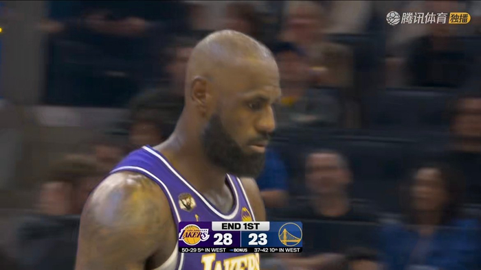 詹姆斯爆发率队首节领先 勇士遭遇开门黑