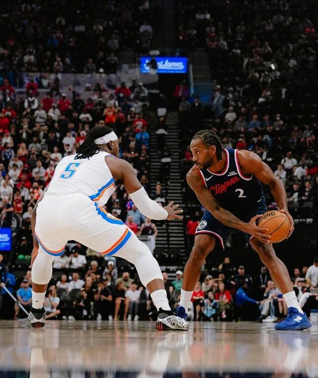 雷霆客场力克快船锁定联盟第一 亚历山大霍姆格